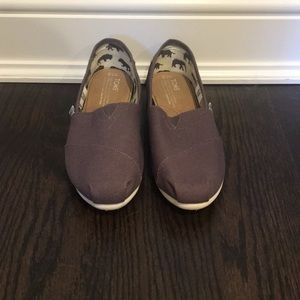 Toms slip-ons